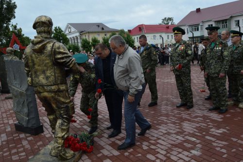 В Уруссу отметили День ветеранов боевых действий