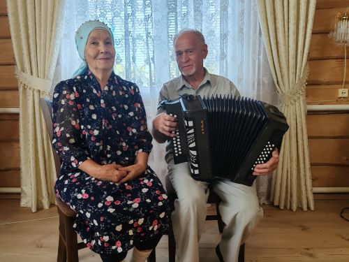 На таких людях деревни держатся