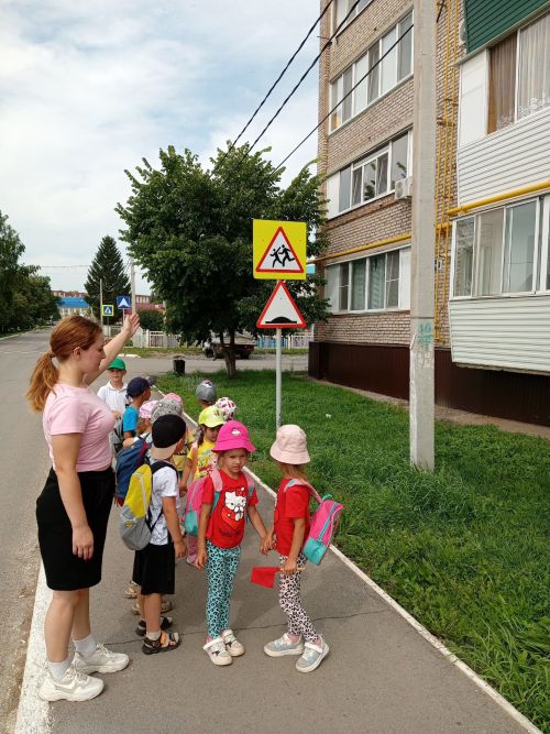 Малыши из Ютазинского района изучают безопасность на улицах родного поселка