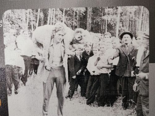 На таких людях деревни держатся