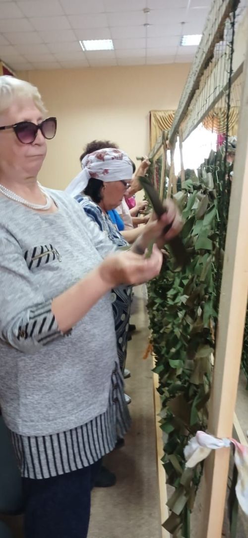 Волонтеры села Абсалямово «Без бергэ» сплели сети для бойцов СВО