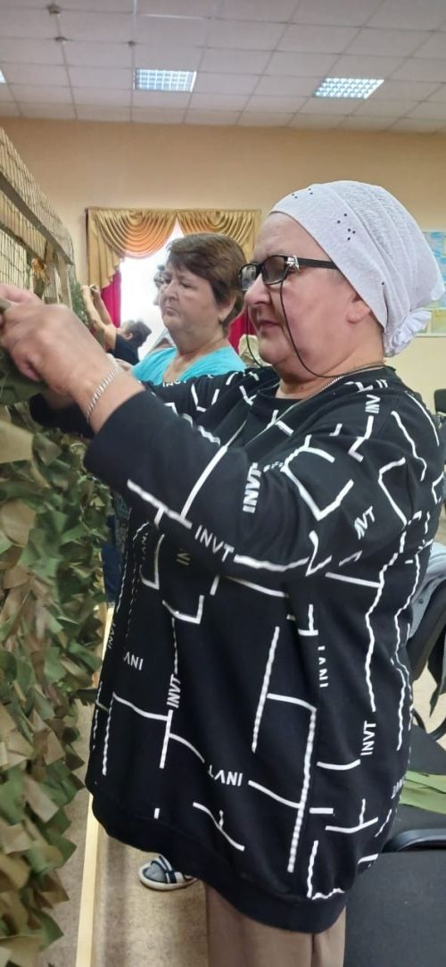 Волонтеры села Абсалямово «Без бергэ» сплели сети для бойцов СВО