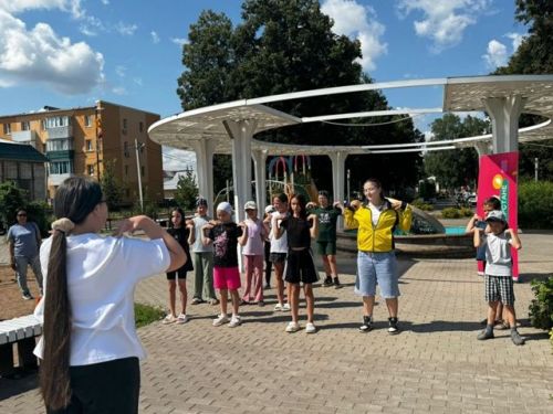День в парке с радостью и патриотизмом