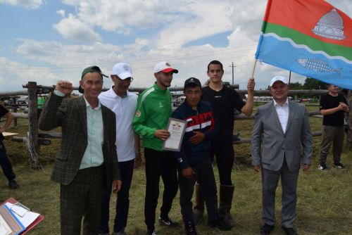 Арсен Шамгуллин на абсалямовском майдане обогнал скакуна