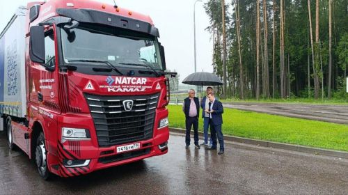 КАМАЗ представил усовершенствованный беспилотный грузовик «Маяк-2» в Москве