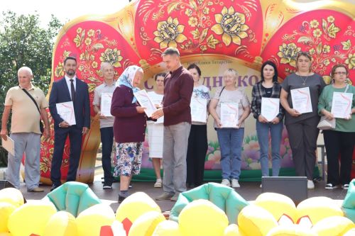«Медово-яблочный Спас» объединил уруссинцев на празднике урожая