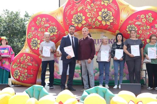 «Медово-яблочный Спас» объединил уруссинцев на празднике урожая