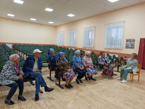 В Байрякинском сельском доме культуры прошел круглый стол о здоровье