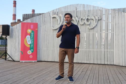 Культурный вечер в парке «Семейный» собрание ценителей искусства