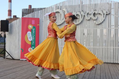 Культурный вечер в парке «Семейный» собрание ценителей искусства