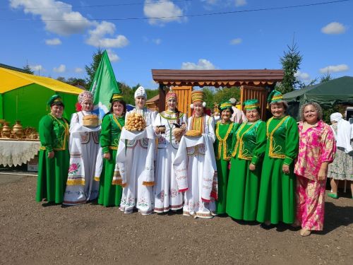 Старо-Уруссинский СДК представил район на фестивале «Луковая долина»