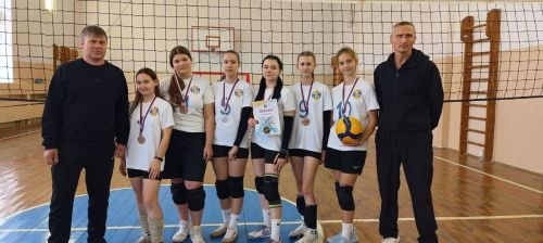 Бронзовые медали для волейболисток клуба «Импульс» в Малых-Уруссу