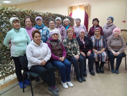 Волонтёры из Абсалямово передают на СВО очередную партию маскировочных сетей