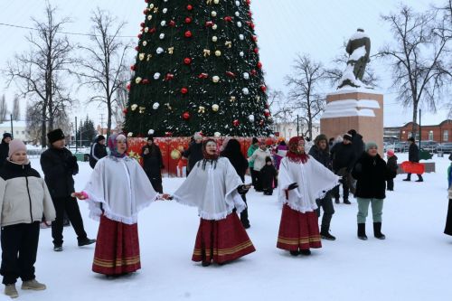 Рождественские гуляния подарили праздник всем жителям района