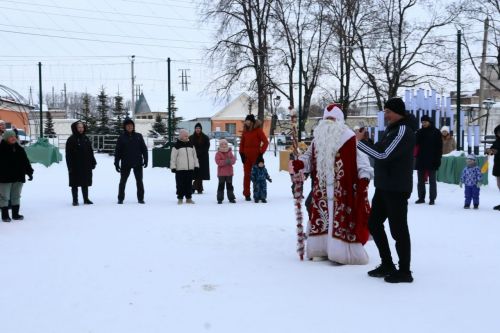 Рождественские гуляния подарили праздник всем жителям района