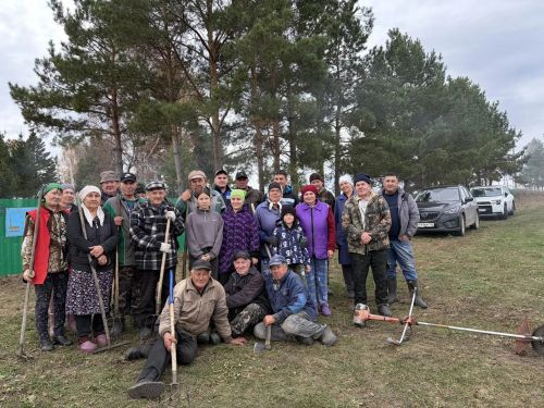 В Байрякинском поселении привели в порядок сразу три кладбища