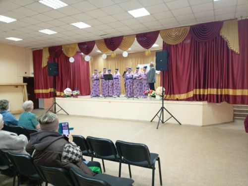 В Абсалямово поздравили старшее поколение душевным концертом и чаепитием