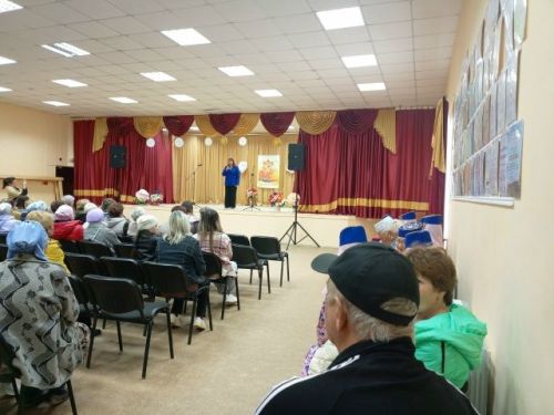 В Абсалямово поздравили старшее поколение душевным концертом и чаепитием