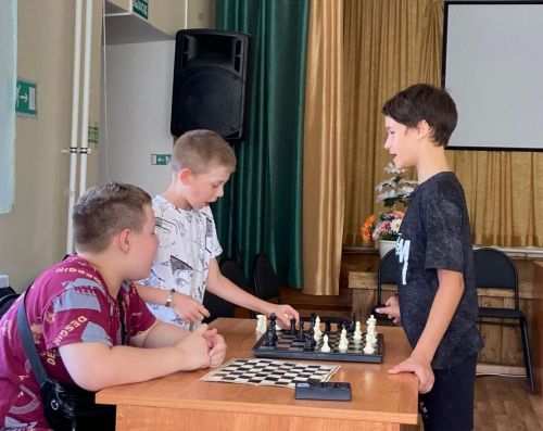 Каклы-Кульский клуб отметил День отцов настольными играми