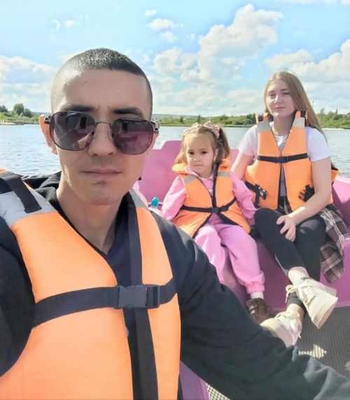 Ул «Славянка хушлашуы» маршы астында китте
