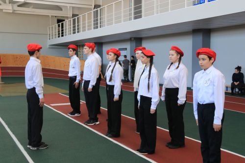 Наш командир удалой, мы все пойдем за тобой