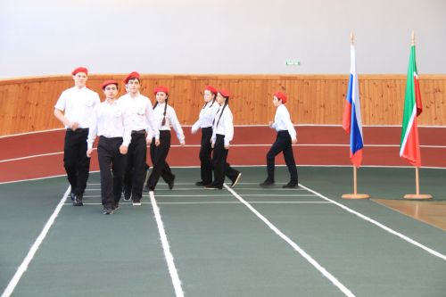 Наш командир удалой, мы все пойдем за тобой