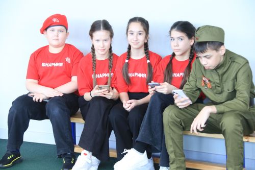 Наш командир удалой, мы все пойдем за тобой