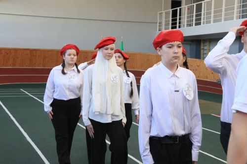 Наш командир удалой, мы все пойдем за тобой