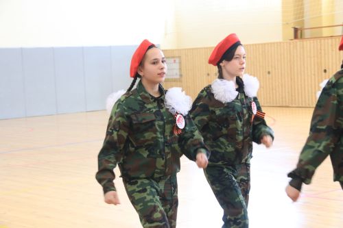 Наш командир удалой, мы все пойдем за тобой