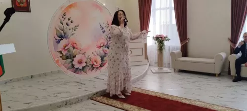 Молодое поколение ютазинцев держит равнение на крепкие семьи