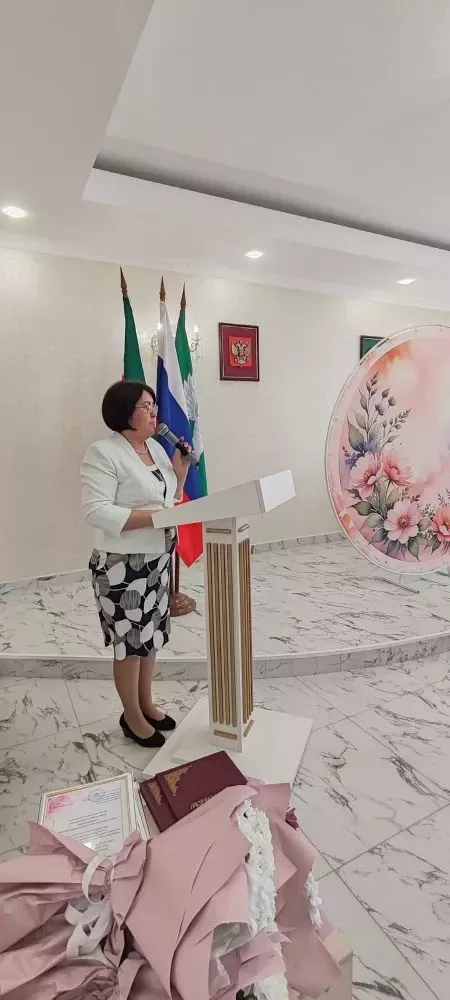 Молодое поколение ютазинцев держит равнение на крепкие семьи
