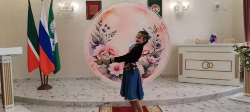 Молодое поколение ютазинцев держит равнение на крепкие семьи