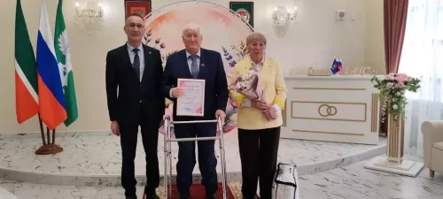 Молодое поколение ютазинцев держит равнение на крепкие семьи