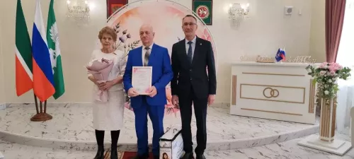 Молодое поколение ютазинцев держит равнение на крепкие семьи