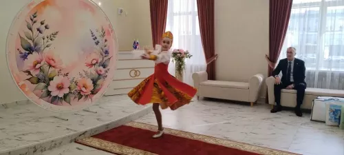 Молодое поколение ютазинцев держит равнение на крепкие семьи