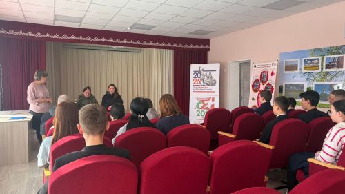 Диалог с защитником: школьники из Каразерика встретились с участником СВО