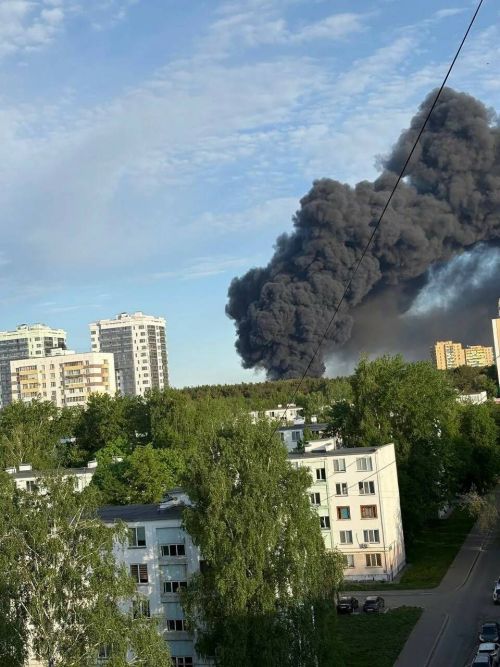Крупный пожар на складе в Челнах
