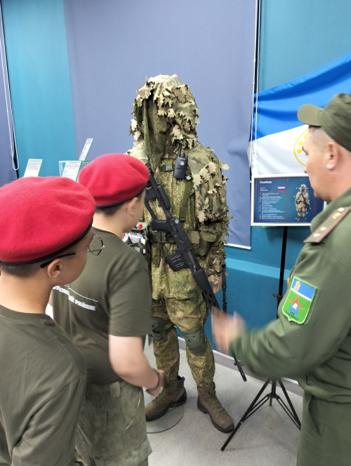 Юнармейцы Уруссинской школы № 3: Патриотический опыт и практические навыки в Центре «Патриот»