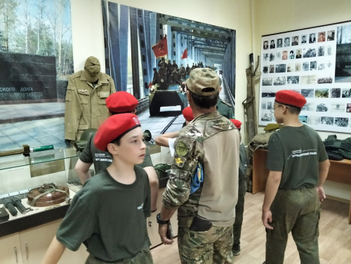 Юнармейцы Уруссинской школы № 3: Патриотический опыт и практические навыки в Центре «Патриот»