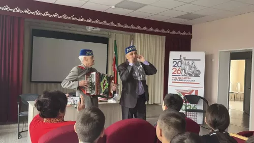 Виртуозы музыки объединили сердца — незабываемый визит творческого дуэта в школу села Старый Каразерик