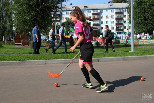 В казанском лицее № 121 торжественно открыли обновленную хоккейную коробку