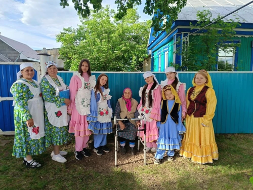 «Ай, рэхмэт»: в селе Байряка провели старинный обряд сбора подарков к Сабантую