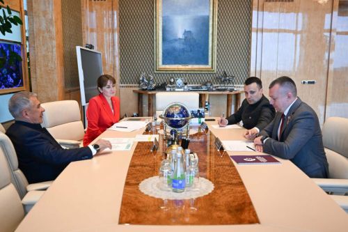 Рустам Минниханов провел рабочую встречу с председателем «Движения первых» Артуром Орловым