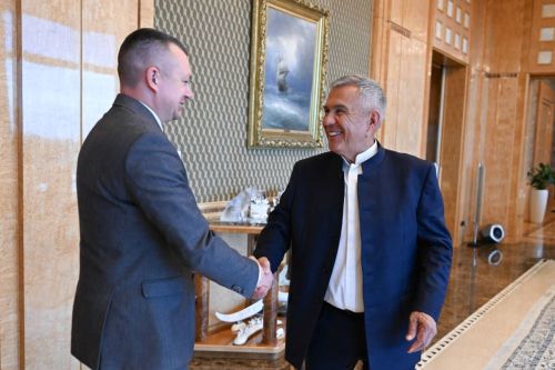 Рустам Минниханов провел рабочую встречу с председателем «Движения первых» Артуром Орловым