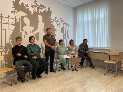 В Старо‑Уруссинской школе торжественно вручили аттестаты выпускникам 9‑х классов