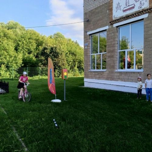 Безопасное колесо: учим правила дорожного движения играя