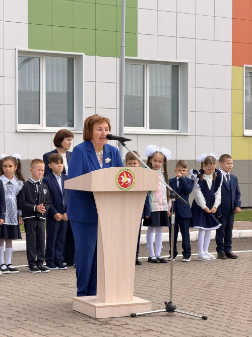 Уруссинская гимназия встретила День знаний