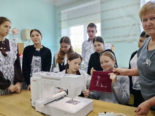 Традиции и технологии: как прошел мастер-класс «Народные узоры»