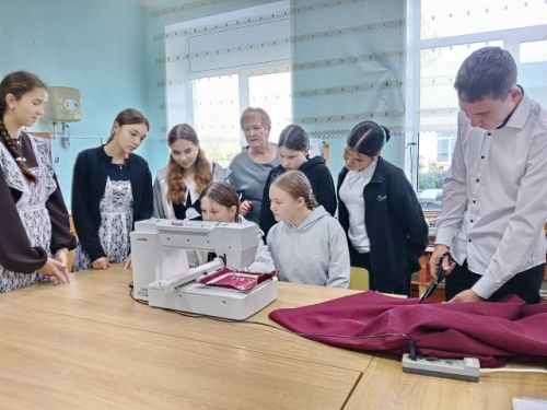 Традиции и технологии: как прошел мастер-класс «Народные узоры»
