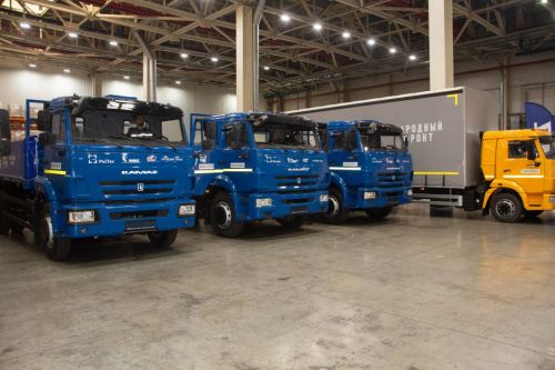 «КАМАЗ» передал грузовики Народному фронту